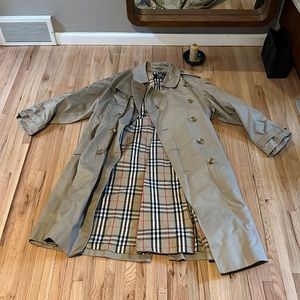 BURBERRY VINTAGE TRENCH COAT 44 large